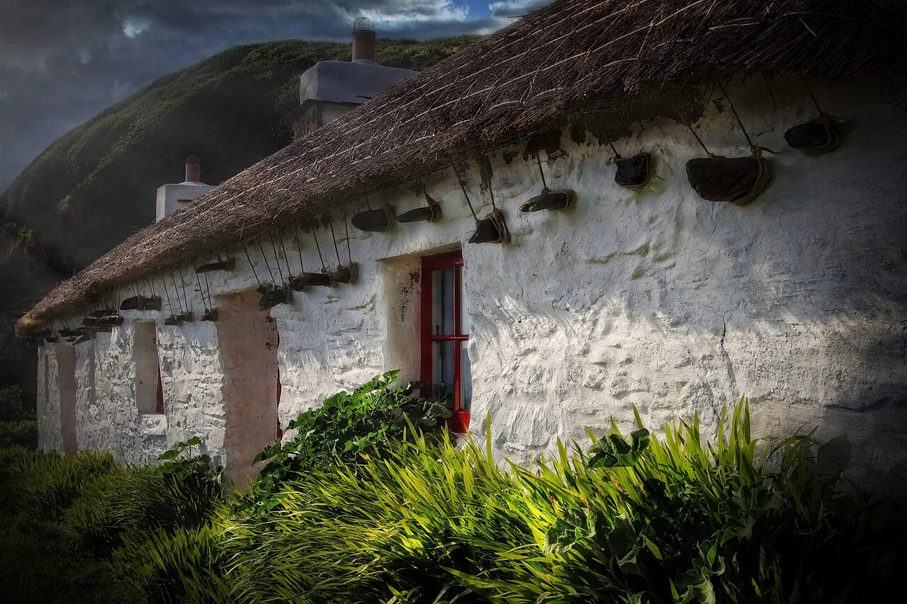 Thatched fishermen’s cottages at Niarbyl